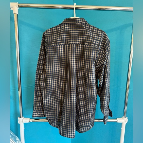 Van HEUSEN button down shirt - Picture 5 of 15